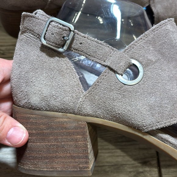 Koolaburra UGG Sandals Womens 10 Suede Leather Block Heel Ankle Strap Brown - Picture 9 of 9